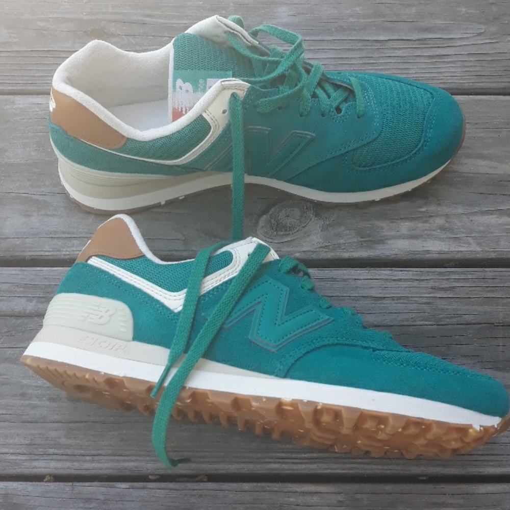 Women's New Balance Sneakers in teal Size 9